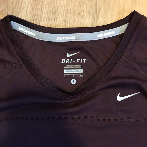 NWOT Nike Running Top - Picture 2 of 2